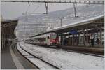 Der SBB RABe 523 111 (Flirt3) ist mit einem Flirt1 als R4 unterwegs und konnte beim Halt in Vevey fotografiert werden.