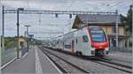 Nochmals einen Blick, soweit nicht vom auf Gleis 1 stehenden SBB RABe 512 verdeckt auf die vorbildlich hergerichteten Geb�ude des Bahnhofs von Roche VD. 

2. Sept. 2026