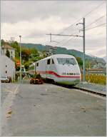 Für die Besucher der Fach-Tourismusmesse TTW in Montreux verkehrte ein ICE von Zürich nach Montreux und zurück. Dabei fuhr der Zug über die  Train des Vigens  Strecke. Dieses Analog Bild entstand in Chexbres. 

Oktober 1995