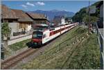 Ein Region Alps Zug in Doppeltraktion erreicht sein Ziel St-Gingolph (Suisse).