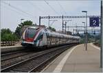 Der SBB LEX RABe 522 214 ist als Léman Express SL2 von Coppet nach Annecy unterwegs und verlässt Versoix in Richtung Genève.