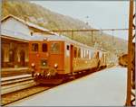201-vallorbe-le-brassus/693461/ein-de-44---bt-pendelzug Ein De 4/4 - Bt Pendelzug, welcher die Strecke nach Le Brassus bedient, steht im Bahnhof von Vallorbe. 

2. Okt. 1982