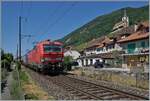 Bei Ligerz, auf dem letzten noch verblieben Einspurabschnitt der Strecke 210 Lausanne - Biel/Bienen sind die DB 139 350 und eine WRS 475 mit einem Kesselwagengazzug auf dem Weg in Richtung
