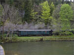 Train du Terroir.

Gepckwagen F4 11827  auf dem Laufsteg  entlang der Areuse zwischen St-Sulpice und Fleurier. Mai 2024.