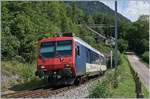 Der RBDe 562 004-2 als RE 18124 von Neuchâtel nach Frasne bestehend aus folgenden Fahrzeugen: RBDe 562 004-2, AB 50 85 30-603-1, B 50 85 20-35 600-9, B 50 85 20-35 602-5 und dem Bt 50 85 29-35
