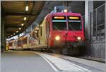 Der weiterhin in TRAVYS - Farben gehaltene SBB RABe 560 384 Domino wartet in Lausanne als S 40 auf die Abfahrt nach Vauderens. Die eher unbekannte Endstation des Zugs ist Baustellenbedingt und von dort geht es im EV weiter. 8. Juni 2025 