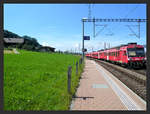 Der NPZ-Triebwagen 236 noch in der roten Farbe des Regionalverkehrs Mittelland aber schon im S-Bahnbetrieb Bern.