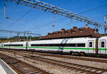 Der grn gestreifte ICE 4 der BR 412.0, Tz 9024 der DB Fernverkehr AG am 08 September 2021(als ICE 275) bei der Einfahrt in den Bahnhof Spiez.