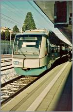 320-spiez-zweisimmen/700160/nachdem-am-26-dez-1999-der Nachdem am 26 Dez. 1999 der der Sturm 'Lothar' übers Land gebraust war, hatten etliche Bahnen Fahrleitungs-Störungen. Da sich diese im Falle der SEZ-Bahn über längere Zeit hinzogen, entschloss sich die Bahn zum ungewohnten Schritt, mit denn abgestellten BOB Dieseltriebzügen der BOB (Bayrische Oberland Bahn) einen Notbetrieb anzubieten. Auf dem Bild steht ein BOB 'Integral' in Spiez.

7. Jan. 2000