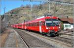 Die von bei der Fusion von der RM übernommen RBDe 566 Pendelzüge fuhren einige Zeit im RM Rot als BLS Regionalzüge.