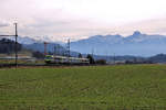 In Oberdiessbach - Die Strecke Thun - Konolfingen - Burgdorf - Solothurn wird mit NPZ-Zügen gefahren, die ursprünglich dem RM (Regionalverkehr Mittelland) gehörten und einen roten