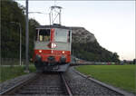 Grosses BoBo-Treffen in Balsthal - Prolog.

60 Jahre Re 4/4 II in der Schweiz, das musste mit einem Fest gewürdigt werden. Die OeBB nahm sich der Aufgabe an und so strömte man zum rundum gut kuratierten Fest nach Balsthal und in die Klus. In der Äusseren Klus gab es Gelegenheit wohlsortiert die meisten Vertreter in einem Zug zu sehen. Die Überraschungslok Re 4/4 II 11141 führt den Reigen an. Doch davon mehr im Verlauf der Kategorie http://igschieneschweiz.startbilder.de/name/galerie/kategorie/schweiz~sonderfahrten-und-bahnfeste~2024-60-jahre-re-44-ii-in-der-schweiz.html

Oensingen, September 2024.