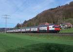 SBB: RE Zürich-Bern auf der alten Stammstrecke zwischen Herzogenbuchsee und Burgdorf unterwegs am 15. April 2015.
Foto: Walter Ruetsch 