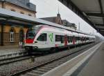 Ein  Flirt  als S 6 auf dem Weg nach Basel beim Halt in Lörrach.