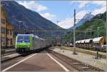 600-luzernzug-chiasso-gotthardbahn/449876/zwei-bls-re-485-erreichen-mit Zwei BLS RE 485 erreichen mit ihrem Güterzug Biasca.
23. Juni 2015