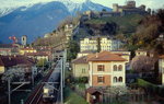 600-luzernzug-chiasso-gotthardbahn/502916/eine-unbekannte-re-44-ii-durchfaehrt Eine unbekannte Re 4/4 II durchfährt im März 1993 Bellinzona