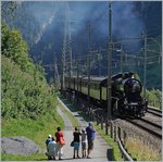 Die SBB C 5/6 2978 erreicht mit ihrem SRF  Schweiz aktuell am Gotthard  Dampfzug Göschenen.