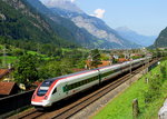 Als  Falschfahrt  ist ein RABDe 500 mit dem ICN 869 von Zürich Hbf. nach Lugano am 11.09.2016 unterwegs. Das hängt wohl mit einem Fotohalt im Bahnhof Wassen für den etwa zehn Minuten vorher verkehrenden Dampfsonderzug zusammen.