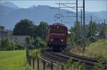 Historische Seethalbahn in Aktion.

Beim Flugplatz Emmen legt sich De 6/6 15301 mit den Seetalern in die Kurve. September 2024.