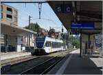 Der Thurbo GTW RABe 526 744-8 ist als S62 von Singen nach Schaffhausen unterwegs und ist bei der Einfahrt in Schaffhausen schon f�r die Gegenfahrt beschriftet.

7. Juli 2026