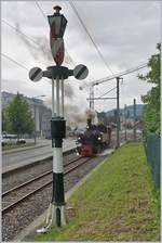 In Blonay steht das Ausfahr-Signal auf Freie-Fahrt und so kann die Blonay-Chmby G 2x 2/2 105 mit ihrem Zug pünktlich abfahren.