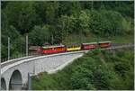 Festival Suisse de la vapeur (Schweizer Dampffestival 2025) - Der RhB Bernina Bahn ABe 4/4 N° 35 der Blonay Chamby Bahn ist bei Vers chez Robert mit dem Festival Extrazug Chaulin - Vevey unterwegs. 

8. Juni 2025