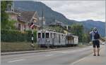 L'aventure ferroviaire de l'Oberland Bernois / Das Bahnabenteuer des Berner Oberlands - der von der Blonay Chamby Bahn wundersch�n hergerichtete MOB BCFe 4/4 N� 11 der Blonay Chamby Bahn erreicht seinem Zug Blonay und wird fleissig fotografiert.

5 ...