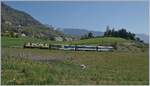 Die MOB GDe 4/4 6003  Train du Chocolat  ist mit ihrem MOB GoldenPass Panoramic Express kurz nach Planchamp auf dem Weg nach Montreux.
