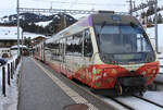 Der für die Strecke zum Kôya-san Weltkulturerbe werbende Zug 5002 der MOB in Saanenmöser.