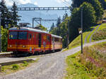 Die tpc BVB HGe 4/4 32 „Villars“ erreicht am 10 September 2023, mit einem Personenzug/Pendelzug (Personenwagen tpc BVB B 51 und Steuerwagen tpc BVB Bt 54), den Haltepunkt Bouquetins auf 1.758 m ü. M, der Strecke 128 (Villars-sur-Ollon–Col-de-Bretaye).