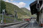 Der MGB De 4/4 I 23 erreicht mit einem Regionalzug von Disentis nach Andermatt die Station Sedrun.

16. Sept. 2020