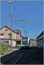 Auch die neuen transN Abe 4/8 stehen lichttechnisch zum fotografieren in Les Pont Martel recht ungeschickt.