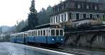 An einem Regentag im Mai 1980 ist BDe 4/4 35 der Vereinigten Bern-Worb-Bahnen zwischen Bern und Worb unterwegs