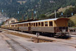 BOB: Im August 1983 wartete dieser Zug in Lauterbrunnen auf die Abfahrt nach Interlaken Ost.
Foto: Walter Ruetsch 
