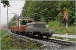Mit einem Vorstellwagen an der Spitze hat der Be 4/4 21 vor kurzem M�rren verlassen und ist nun auf dem Weg nach der Gr�tschalp. 

23. Juli 2024