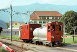 Schynige Platte Bahn: Lok 17 mit dem Trinkwassertankwagen 81 bei der Ausfahrt aus Wilderswil, 6.August 1975.