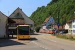 502-waldenburg-8211-liestal/565114/waldenburgerbahn-einfahrt-des-zuges-118-111-triebwagen-11 Waldenburgerbahn, Einfahrt des Zuges 118-111-Triebwagen 11 in Hölstein, 22.Juni 2017 