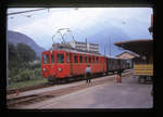 Auf der einstigen RhB-Strecke Bellinzona-Mesocco, 14.September 1970: Triebwagen 452 mit den Zweiachsern 2030 und 2012 am Ausgangspunkt der Strecke in Bellinzona.