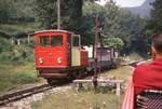 Ferrovia Monte Generoso noch mit Dieselbetrieb: Lokomotive Hm2/3 2 mit den Güterwagen M4 und M8, S.Nicolao, 23.Juli 1970 