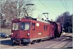 644-aarau-menziken-wynentalbahn/661727/die-wsb-de-44-rangiert-in Die WSB De 4/4 rangiert in Teufenthal. 

März 1985