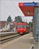 Der BDeh 4/4 15 erreicht mit seinem Regionalzug von St.
