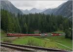 Der Albula Schnellzug RE 1145 Chur - St.Moritz führt nicht nur die Stammkopossition von vier  B  einem  D  und zwei  A , sondern auch noch die GEX Wagengruppen des Glacier Expresse 900 von