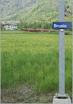 Brusio an der Bernina Bahn, bekannt durch den Kehrviadukt.
