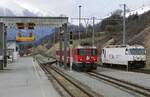 Die Ge 4/4 II 626  Malaris  und die Ge 4/4 III 642  Breil/Brigels  treffen sich am 02.04.2022 in Scuol-Tarasp