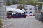 schinznacher-baumschulbahn/523600/unikum-in-der-schweiz-die-schinznacher Unikum in der Schweiz, die Schinznacher Baumschulbahn mit 600 mm Schmalspurbahn. Lok Sequoia zeigt, was in einem dampfenden Mammutbäumchen so alles steckt. Oktober 2016.