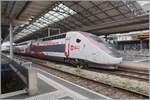 Der  Olympia  - TGV Rame 4718 steht in Lausanne zum Einsteigen bereit.