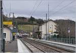 Die beiden SBB LEX RABe 522 232 und 522 223 erreichen als SL2 23416 von Coppet nach Annecy den Bahnhof Groisy-Thorens-la-Caille.