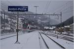 Mit der Eröffnung des Gotthard Basistunnels kommt Ambri Piotta in den Genuss, stündlich je Richtung über hier haltende Züge zu verfügen. 
Das Bild zeigt den ausfahrenden Tilo Flirt RABe 524 103 als RE 4321 nach Lugano. 
5. Jan. 2017 