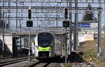 Mit Peter unterwegs in Bern -     RABe 528 214 kurz vor der Durchfahrt des Bahnhofes in Gümligen auf der Strecke Bern - Thun.