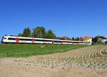 Sommer in Léchelles, mit NPZ Domino-Zug ABt 39-43 842 - Domino-Wagen B 29-43 106 - B 20-43 025 und Triebwagen 560 246.